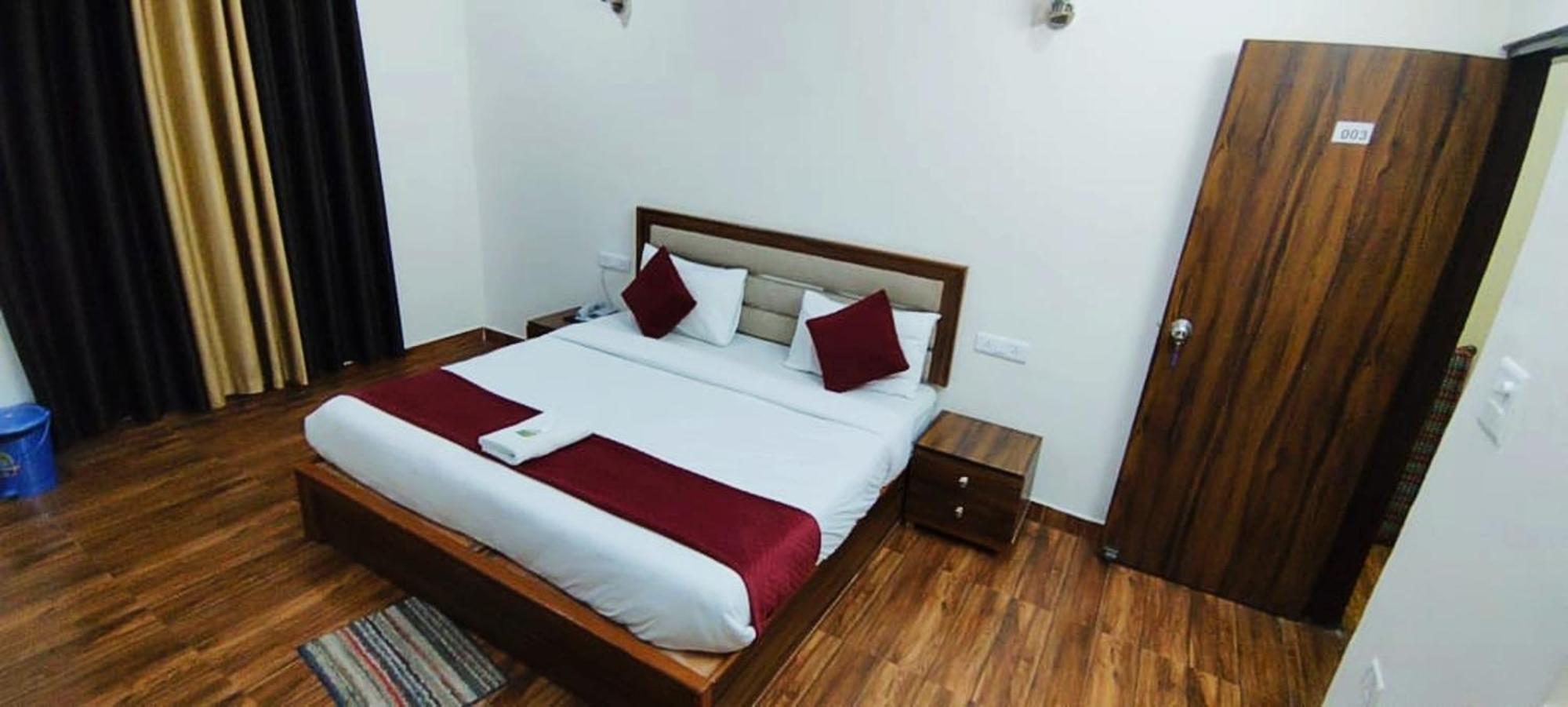 Luxury Rooms In Safdarjung Enclave Near Aiims & Safdarjung Hospital Nueva Delhi Exterior foto