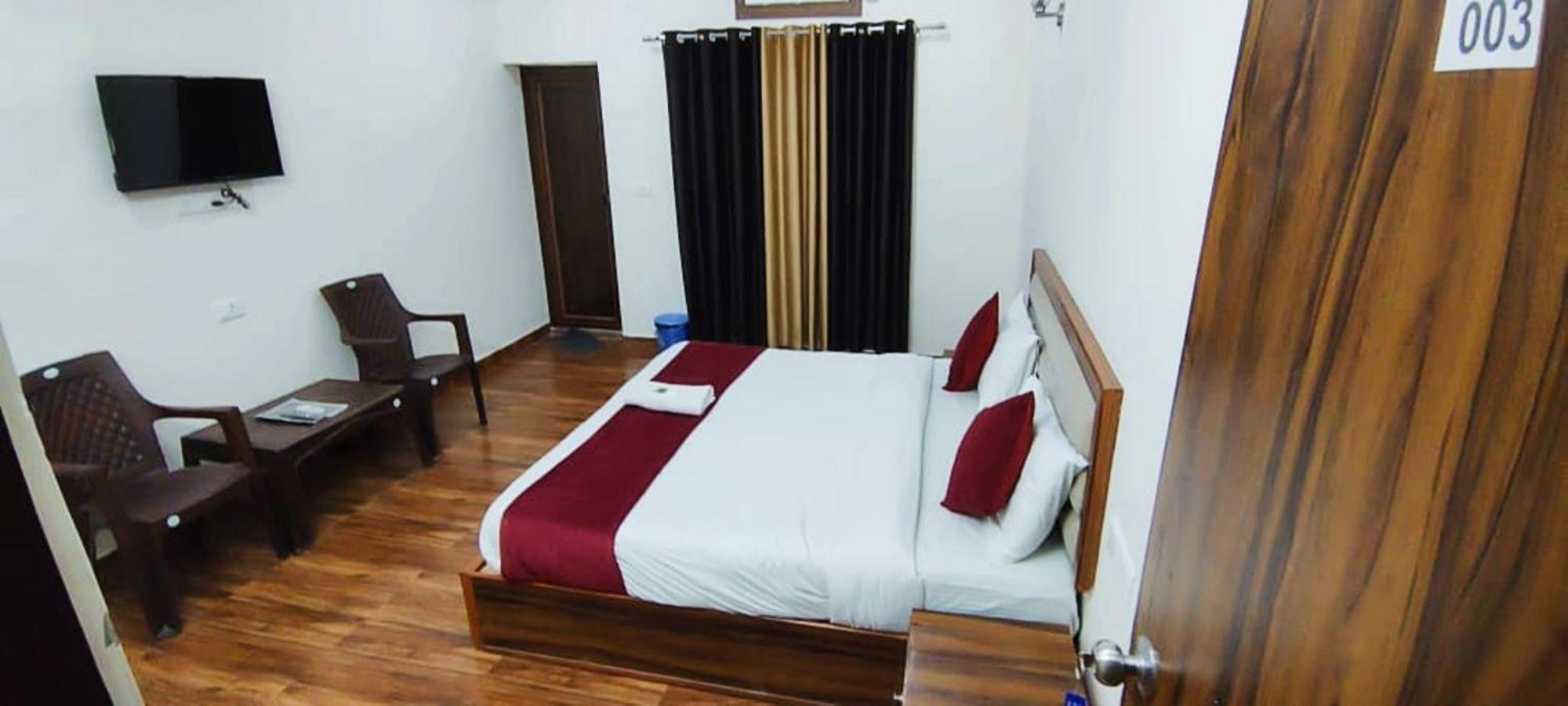 Luxury Rooms In Safdarjung Enclave Near Aiims & Safdarjung Hospital Nueva Delhi Exterior foto