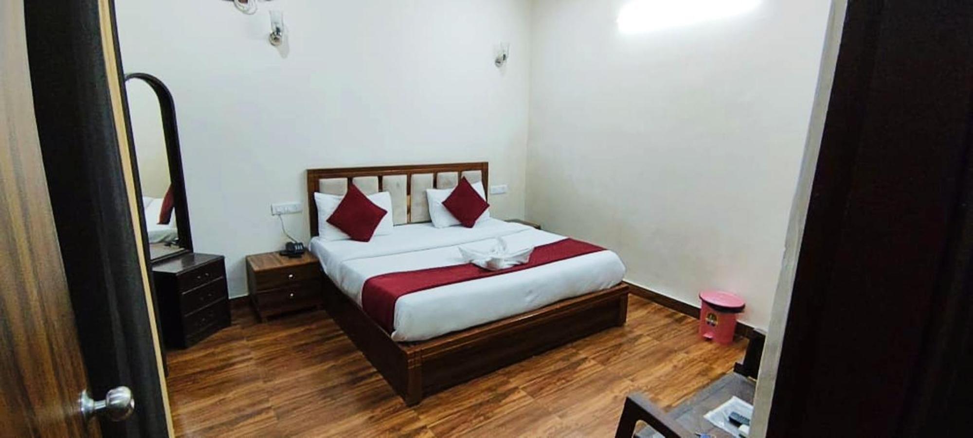 Luxury Rooms In Safdarjung Enclave Near Aiims & Safdarjung Hospital Nueva Delhi Exterior foto