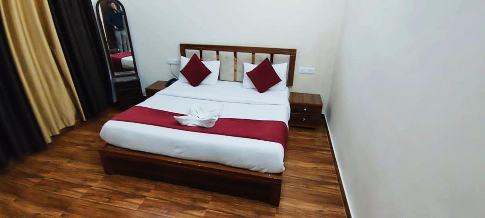 Luxury Rooms In Safdarjung Enclave Near Aiims & Safdarjung Hospital Nueva Delhi Exterior foto