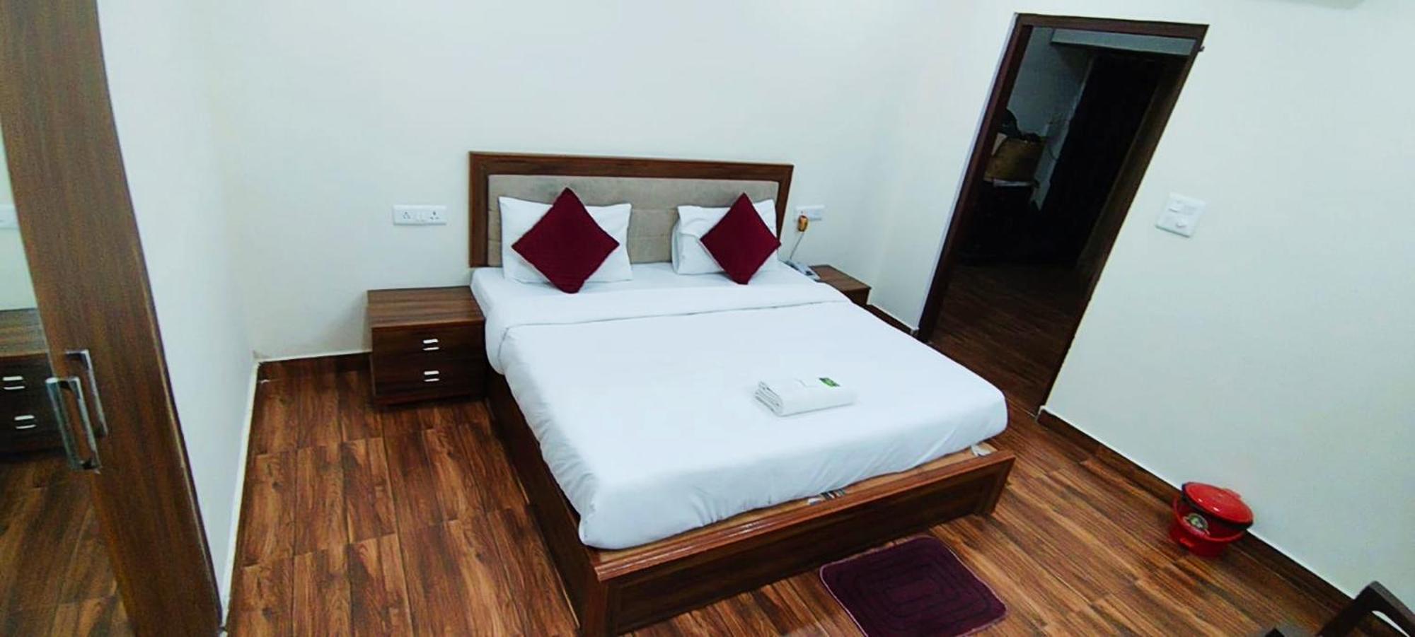Luxury Rooms In Safdarjung Enclave Near Aiims & Safdarjung Hospital Nueva Delhi Exterior foto