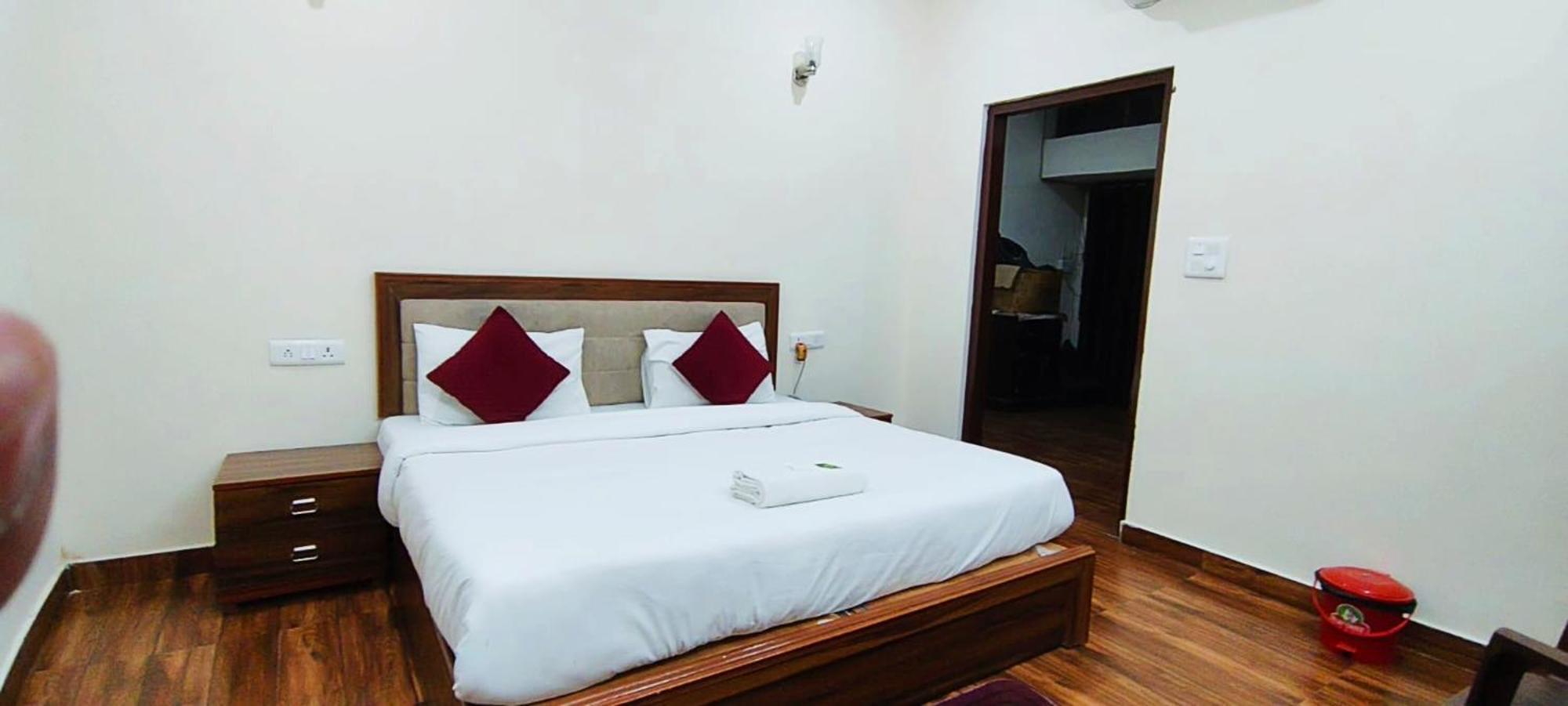 Luxury Rooms In Safdarjung Enclave Near Aiims & Safdarjung Hospital Nueva Delhi Exterior foto